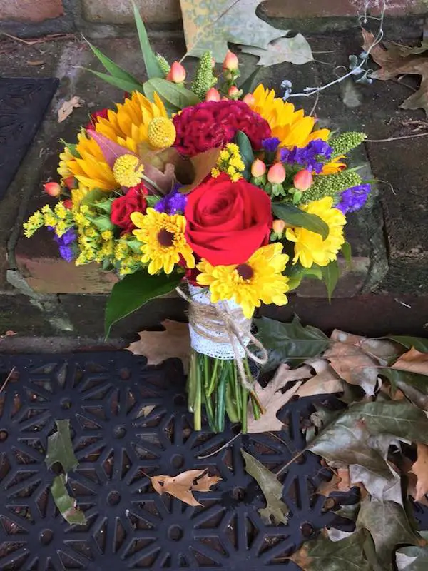 yellow fall wedding flowers by kacie cooper floral designer