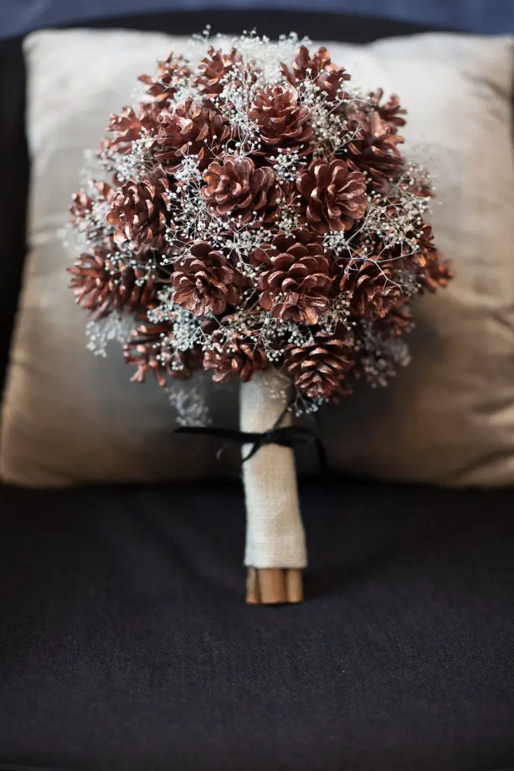 christmas wedding ideas - pine cone wedding bouquet