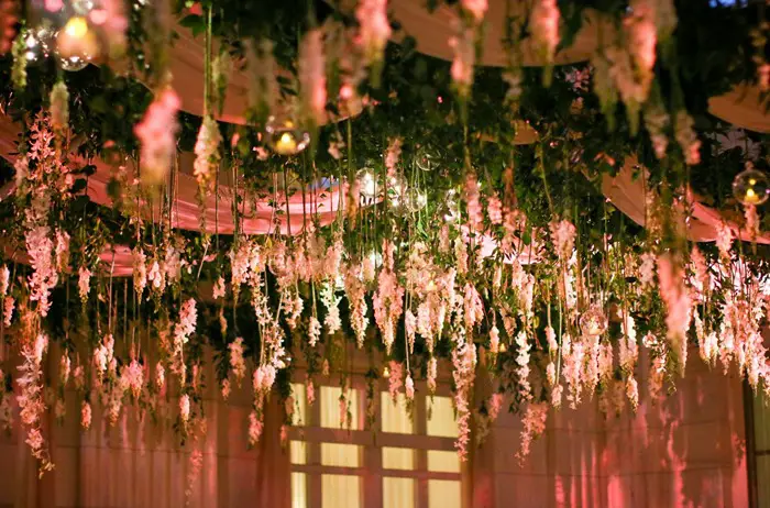hanging flowers wedding reception - sayles livingston flowers - midsouthbride.com
