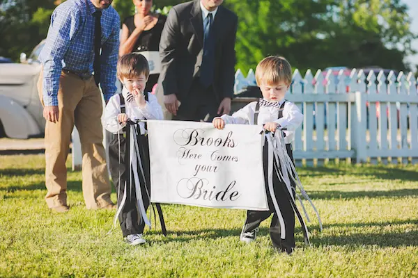 Kate Spade Inspired Jackson Tennessee Wedding 3 - photo by Teale Photography - midsouthbride.com