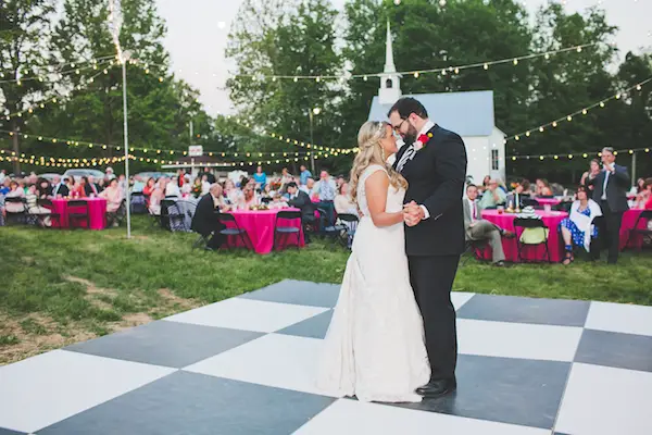 Kate Spade Inspired Jackson Tennessee Wedding 61 - photo by Teale Photography - midsouthbride.com