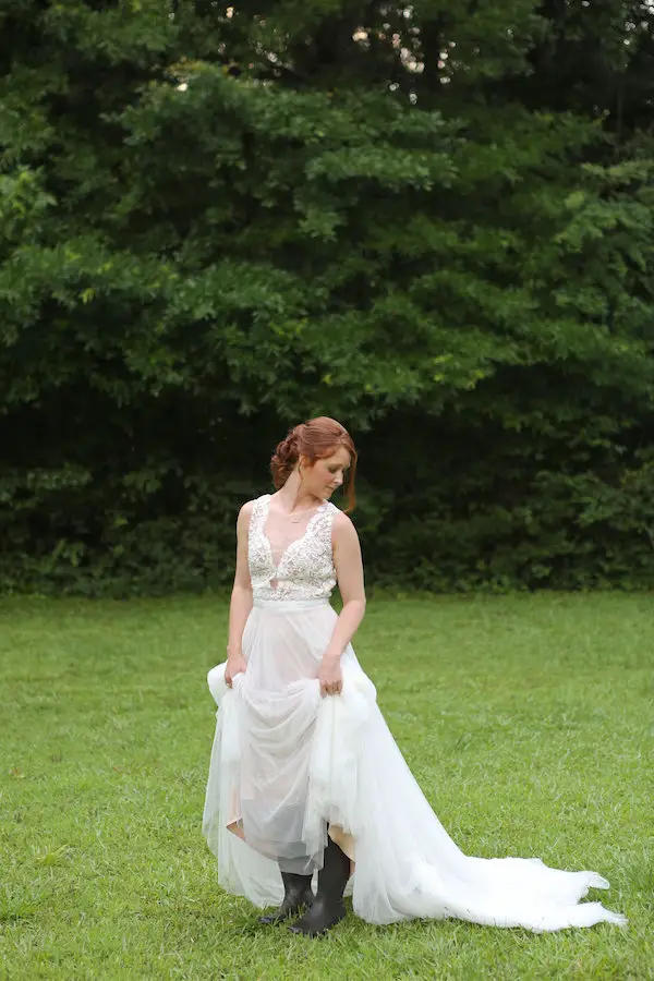 farm bridal shoot from Confete Events in Mississippi weddings 23 - midsouthbride.com