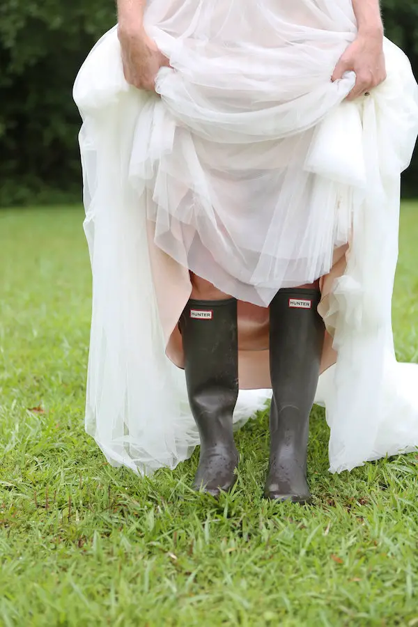 farm bridal shoot from Confete Events in Mississippi weddings 24 - midsouthbride.com
