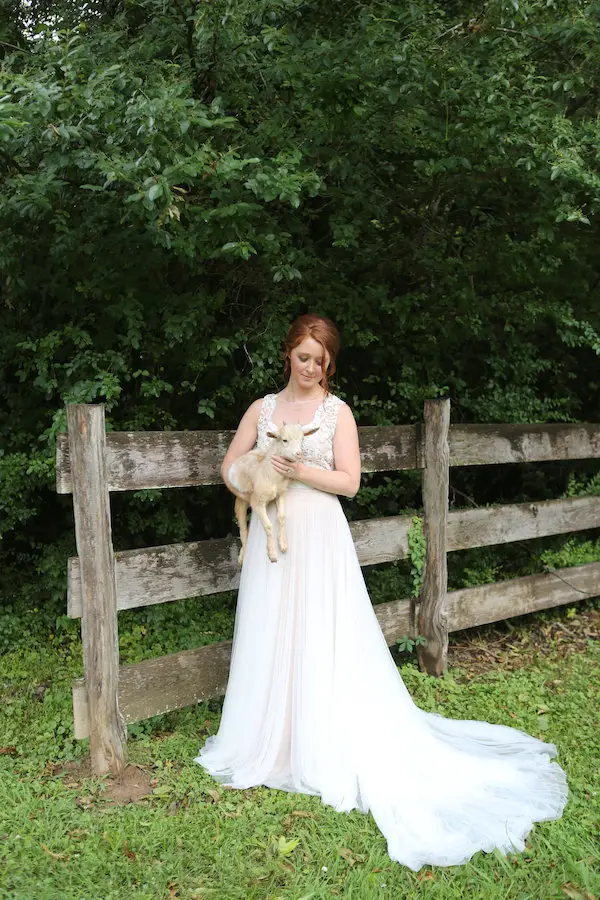 farm bridal shoot from Confete Events in Mississippi weddings - midsouthbride.com