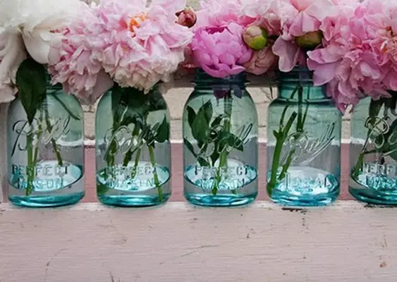 Mason-Jar-filled-with-peonies