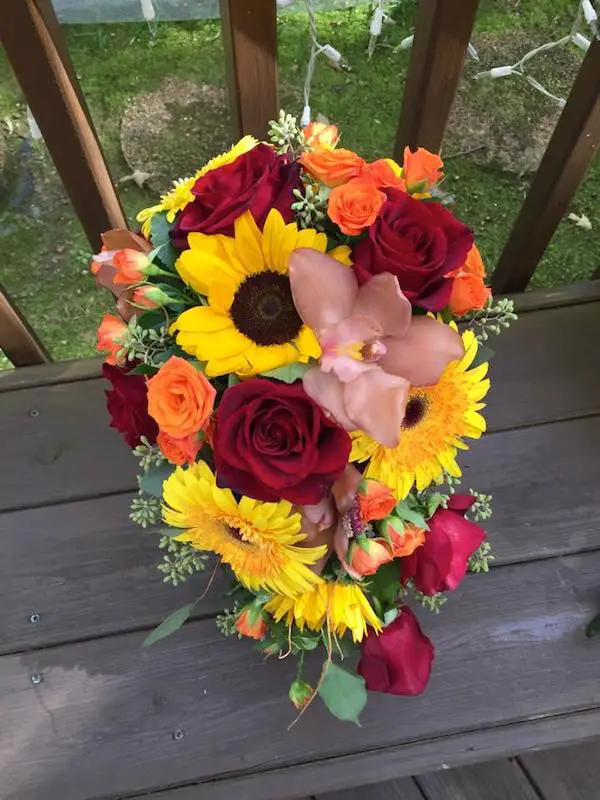 fall wedding bouquet kacie cooper floral designer