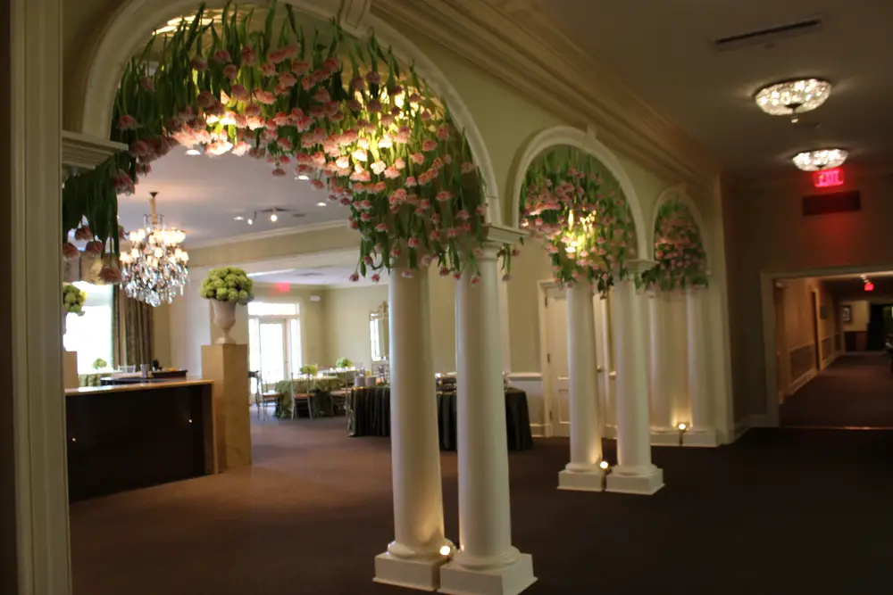 hanging tulip wedding flowers - memphis wedding - garden district memphis midsouthbride.com