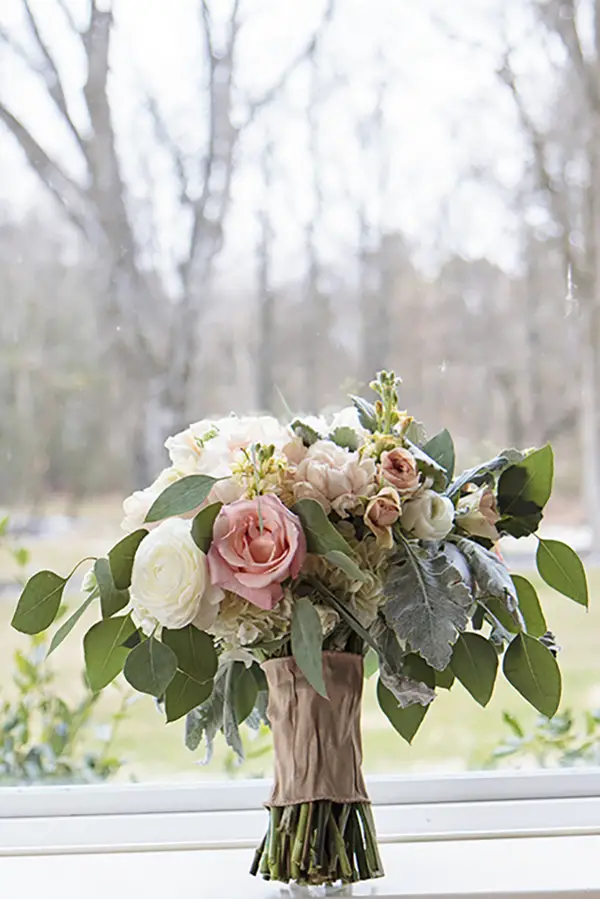 Tennessee Spring Inspired Wedding - Photo by Blush Creative Photography 4- midsouthbride.com