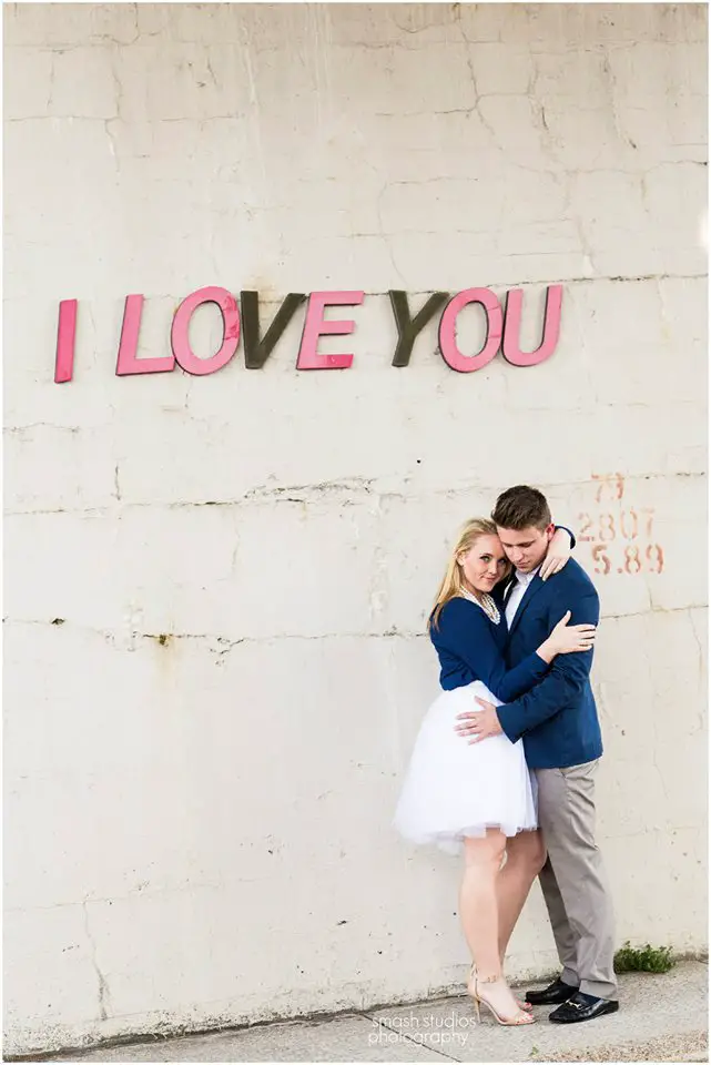 memphis engagement photo i love you - smash studios photography - midsouthbride