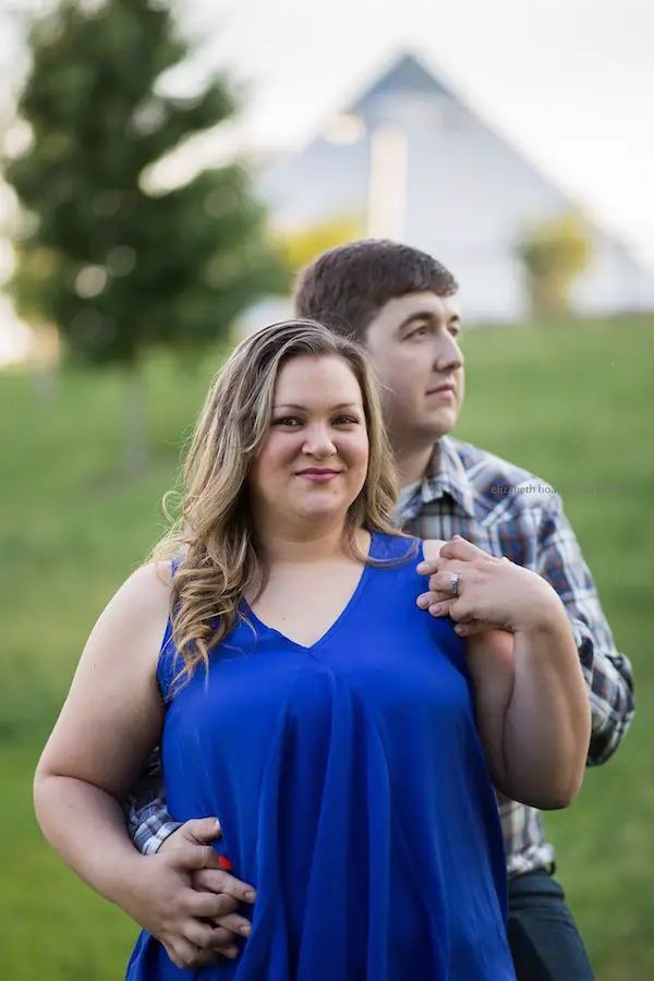 memphis engagement photo idea pyramid - photo by Elizabeth Hoard Photography - midsouthbride.com