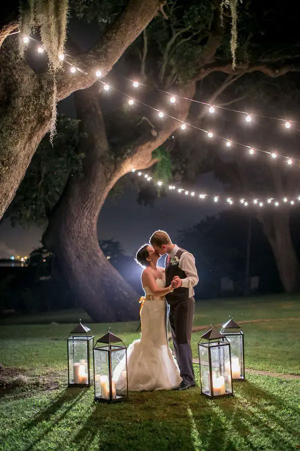 wedding lanterns for lighting and decor - photo by Studio 1250 - midsouthbride.com