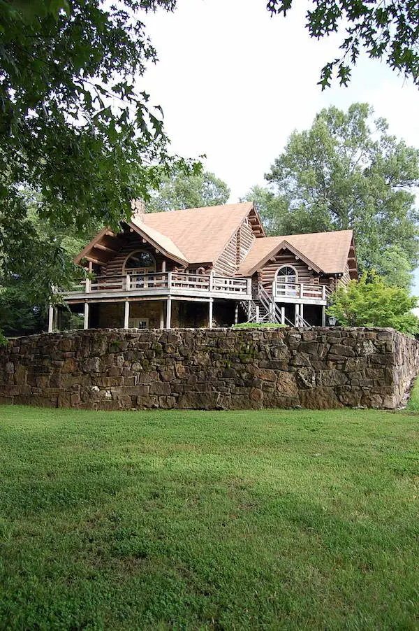 Memphis Wedding Venue - The Bridge at Chrisleigh Farm House