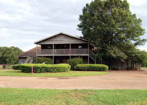 Memphis Wedding Venue - The Bridge at Chrisleigh Farm Stable