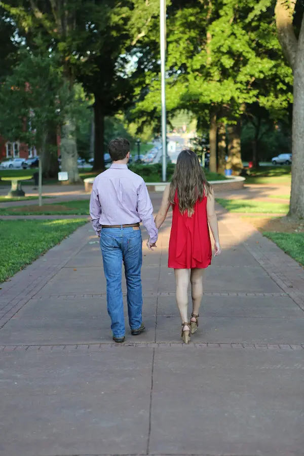 Beth and Tyler's Ole Miss Engagement - photo by Eliza Kennard Photography - midsouthbride.com 3