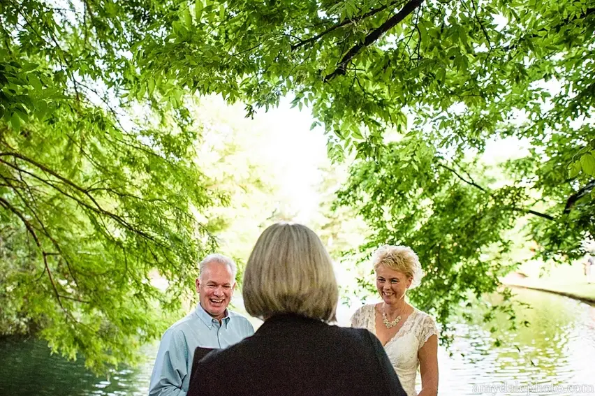Intimate Elopement - photo by Amy Dale Photography - midsouthbride.com