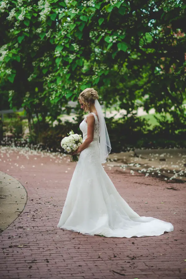 Laura Beth & Seth's Arkansas Wedding - photo by Cassie Jones Photography - midsouthbride.com 26