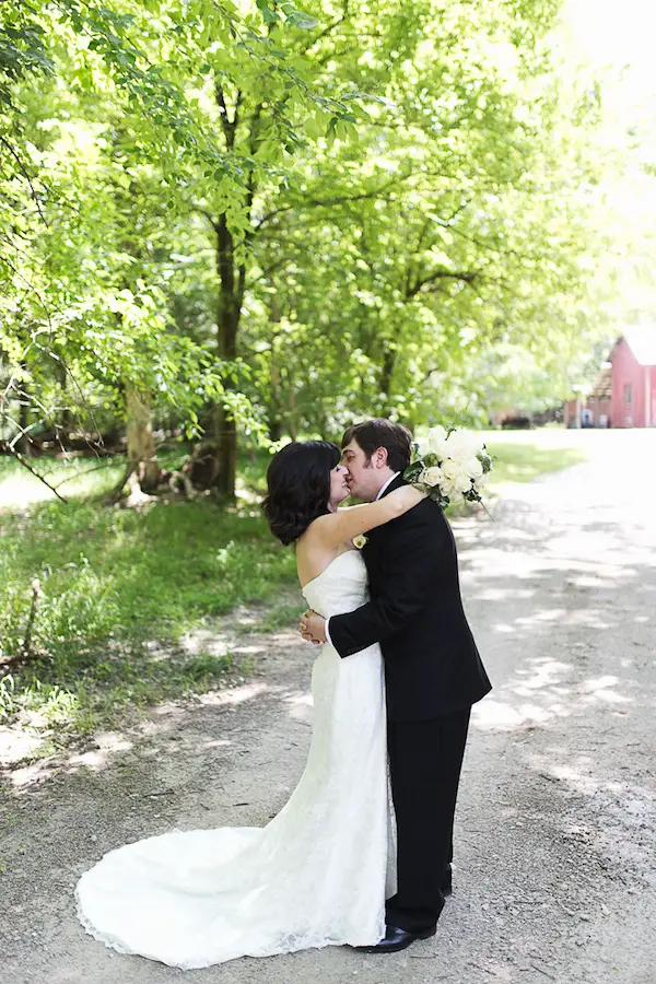 Sarah & Brad's Memphis Wedding - photo Elizabeth Hoard Photography - midsouthbride.com 37