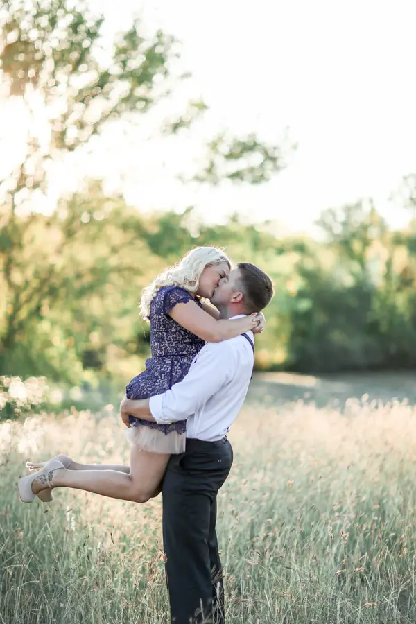 Stephanie & Nic's Dreamy Sunset Engagement - Soft Elegance Photography - midsouthbride.com 10