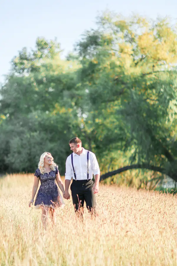 Stephanie & Nic's Dreamy Sunset Engagement - Soft Elegance Photography - midsouthbride.com 4