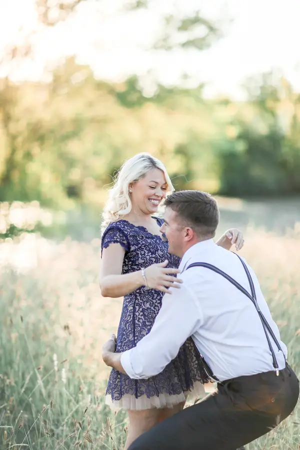 Stephanie & Nic's Dreamy Sunset Engagement - Soft Elegance Photography - midsouthbride.com 9