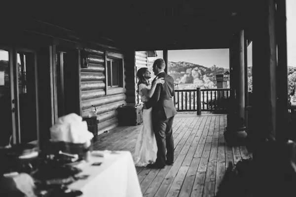 Emily & Joe Romantic Vineyard Tennessee Wedding - Heather Faulkner Photography - midsouthbride.com 41