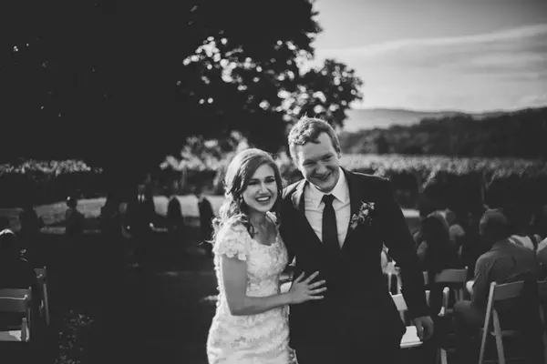 Emily & Joe Romantic Vineyard Tennessee Wedding - Heather Faulkner Photography - midsouthbride.com 54