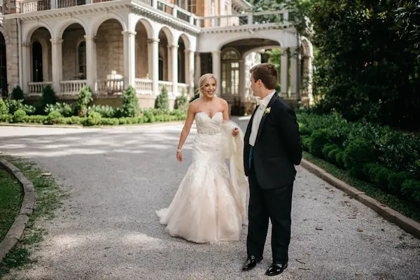 Ashlyn & Tom's Memphis Wedding First Look at Annesdale Mansion