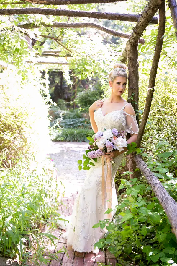 Lovely in Lilac Wedding Inspiration - photo by Tracy Autem & Lightly Photography - midsouthbride.com 50