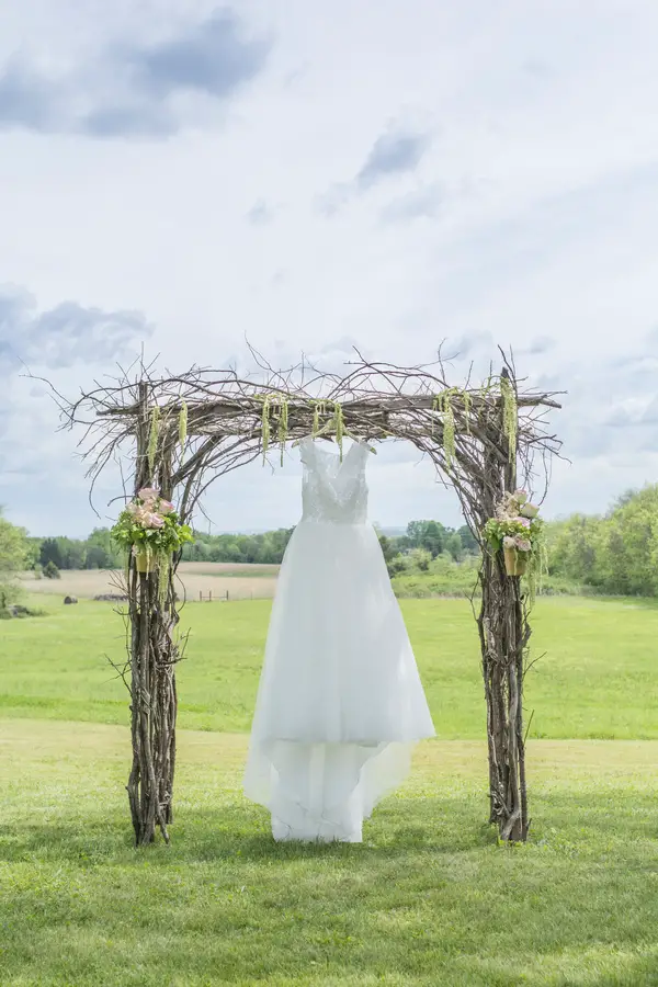 Brittany & JD's Rustic Tennessee Farm Wedding - photo by Ivory Door Studios - midsouthbride.com 12