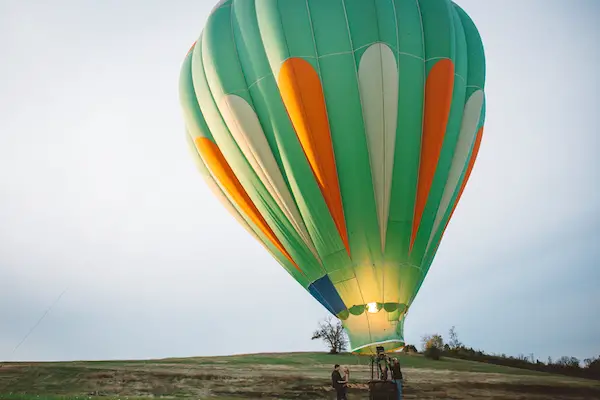 Darby & Garrett's Hot Air Balloon Engagement Session - photo by SheHeWe Photography - midsouthbride.com 49