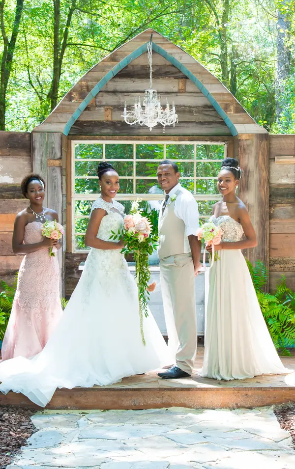Natural Country Chic Wedding Inspiration Styled Shoot - photo by Bee Photography LLC - midsouthbride.com 28