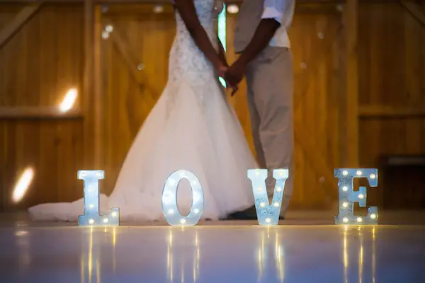 Natural Country Chic Wedding Inspiration Styled Shoot - photo by Bee Photography LLC - midsouthbride.com 48