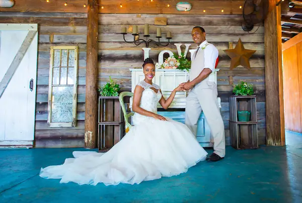 Natural Country Chic Wedding Inspiration Styled Shoot - photo by Bee Photography LLC - midsouthbride.com 50