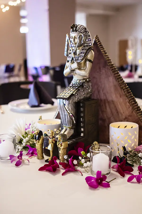 World Travel Theme Wedding Centerpieces Hartley_Jagarwal_Blush_Creative_Photography_JAGARWAL0454_low