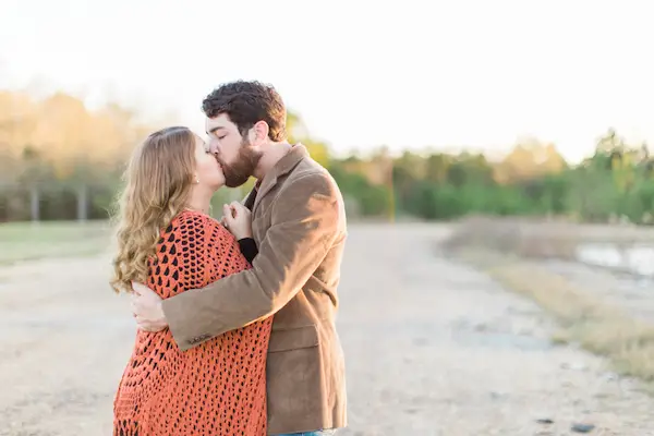 Melissa & Wade's Small Town Mississippi Engagement - photo by Daesha Marie Photography - midsouthbride.com 16