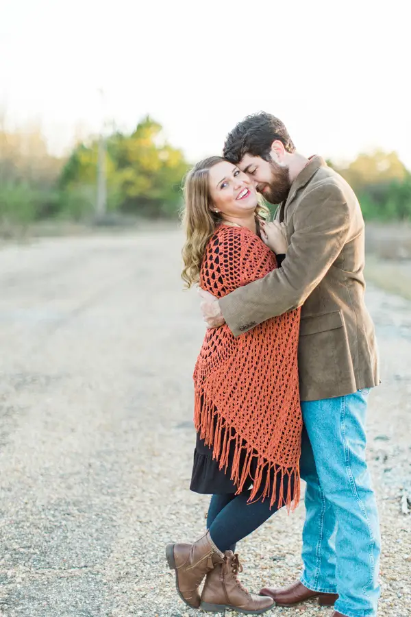 Melissa & Wade's Small Town Mississippi Engagement - photo by Daesha Marie Photography - midsouthbride.com 17