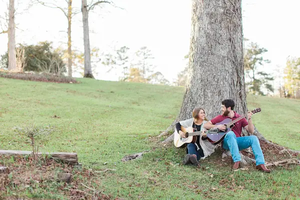 Melissa & Wade's Small Town Mississippi Engagement - photo by Daesha Marie Photography - midsouthbride.com 3