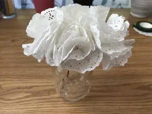 diy doily paper flowers tutorial