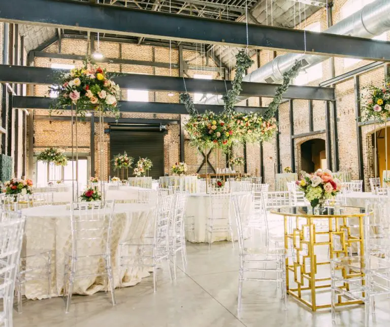 Industrial-Wedding-Venue-With-Tables-Set-Up-In-Memphis-at-The-Kent