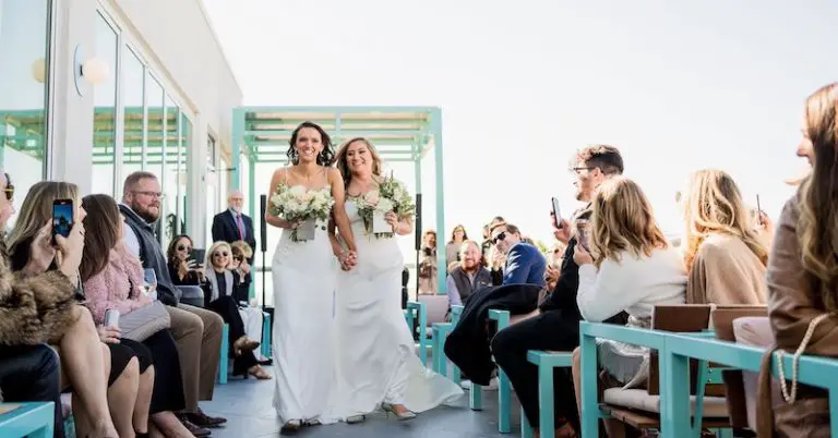 Hu. Hotel rooftop Wedding in memphis